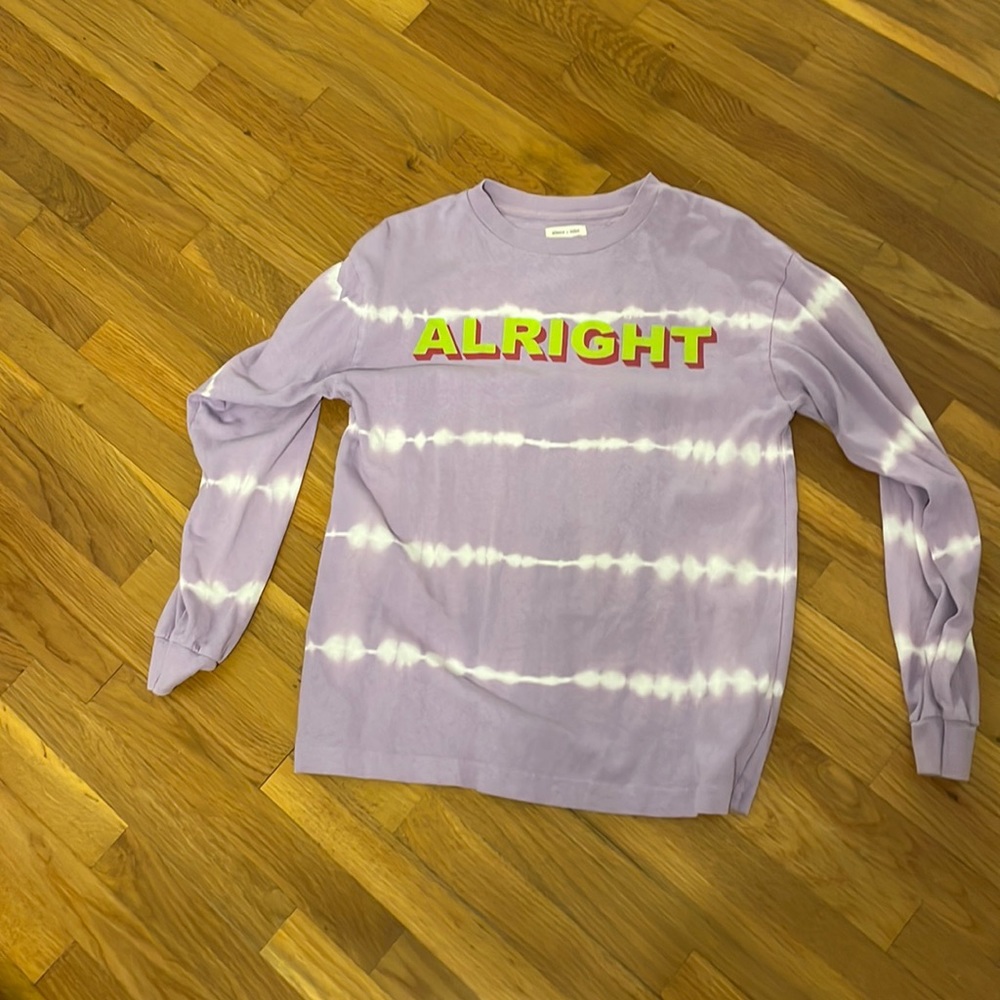 Crew neck long sleeve shirt